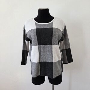 Max Studio Buffalo Plaid Sweater Black White Thick Soft Chenille Cozy Small